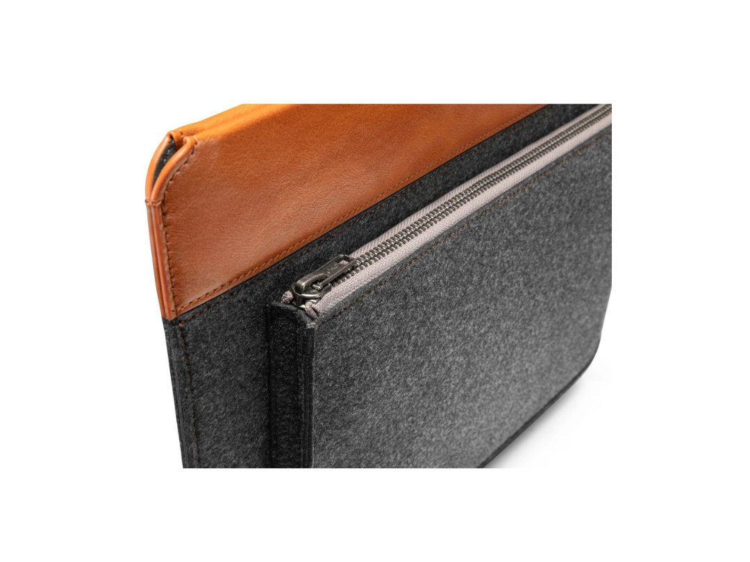 Buy Tomtoc H16 Sleeve for MacBook Pro 16'' in Qatar Buy Tomtoc H16 Sleeve for MacBook Pro 16'' in Qatar